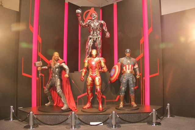 小島瑠璃子＆小林麻耶『アベンジャーズ』の魅力にドップリ！フォトギャラリー：フォトギャラリー