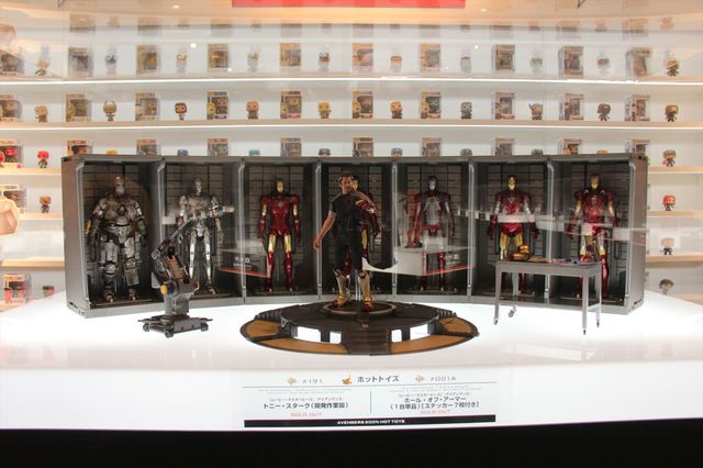 小島瑠璃子＆小林麻耶『アベンジャーズ』の魅力にドップリ！フォトギャラリー（12枚目）