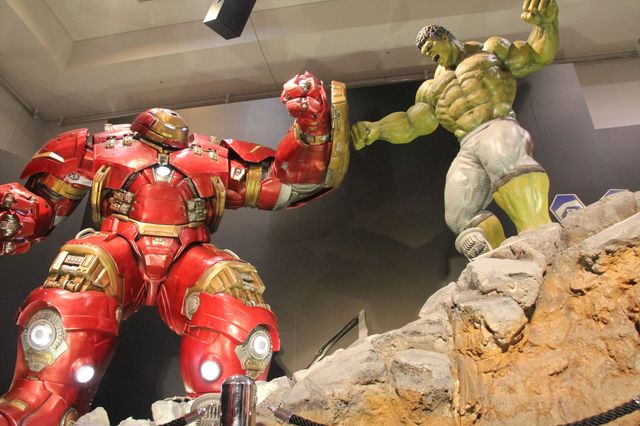 小島瑠璃子＆小林麻耶『アベンジャーズ』の魅力にドップリ！フォトギャラリー（35枚目）