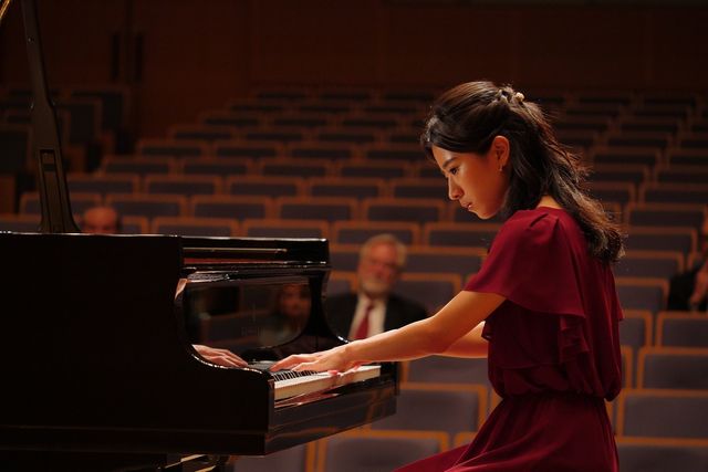 黒島結菜が天才ピアニストに！「世にも奇妙な物語 ’19 雨の特別編」より（6枚目）