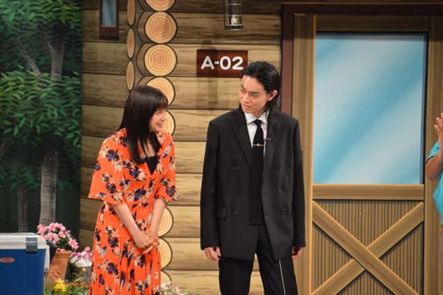 菅田将暉＆土屋太鳳、吉本新喜劇の出演に密着！ズッコケから大爆笑まで！（15枚目）