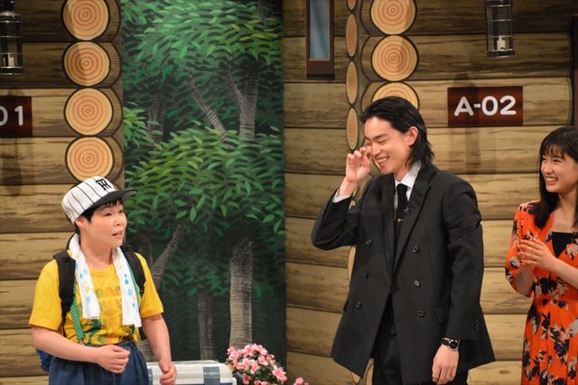 菅田将暉＆土屋太鳳、吉本新喜劇の出演に密着！ズッコケから大爆笑まで！（30枚目）