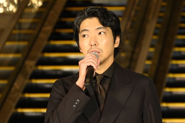 松村北斗、今田美桜ら東野圭吾原作『白鳥とコウモリ』完成披露オープニングセレモニーの様子（18枚目）