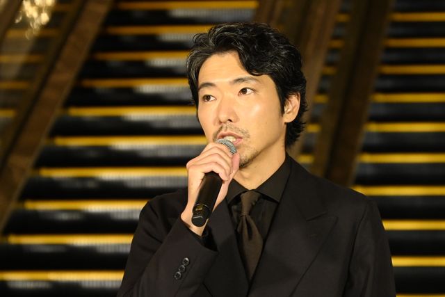 松村北斗、今田美桜ら東野圭吾原作『白鳥とコウモリ』完成披露オープニングセレモニーの様子（20枚目）