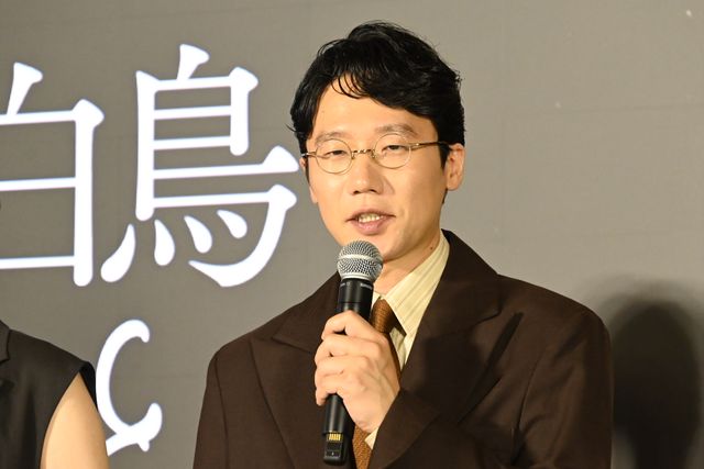 松村北斗、今田美桜ら東野圭吾原作『白鳥とコウモリ』完成披露オープニングセレモニーの様子（24枚目）