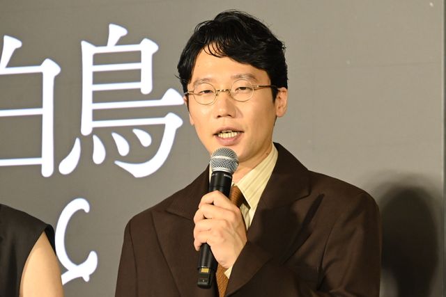松村北斗、今田美桜ら東野圭吾原作『白鳥とコウモリ』完成披露オープニングセレモニーの様子（25枚目）