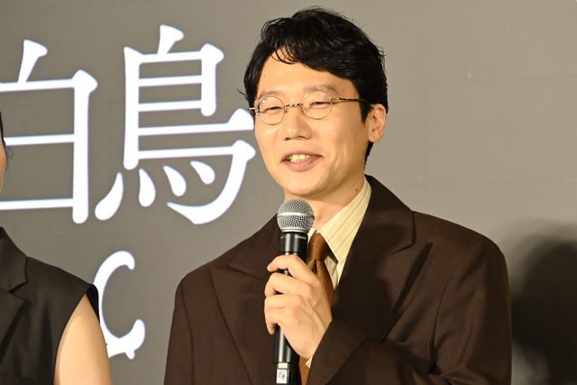 松村北斗、今田美桜ら東野圭吾原作『白鳥とコウモリ』完成披露オープニングセレモニーの様子（26枚目）