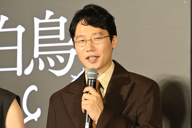 松村北斗、今田美桜ら東野圭吾原作『白鳥とコウモリ』完成披露オープニングセレモニーの様子（27枚目）