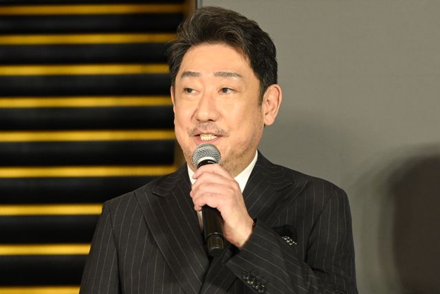 松村北斗、今田美桜ら東野圭吾原作『白鳥とコウモリ』完成披露オープニングセレモニーの様子（28枚目）
