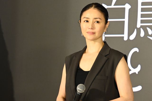 松村北斗、今田美桜ら東野圭吾原作『白鳥とコウモリ』完成披露オープニングセレモニーの様子（34枚目）