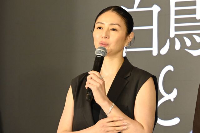 松村北斗、今田美桜ら東野圭吾原作『白鳥とコウモリ』完成披露オープニングセレモニーの様子（36枚目）