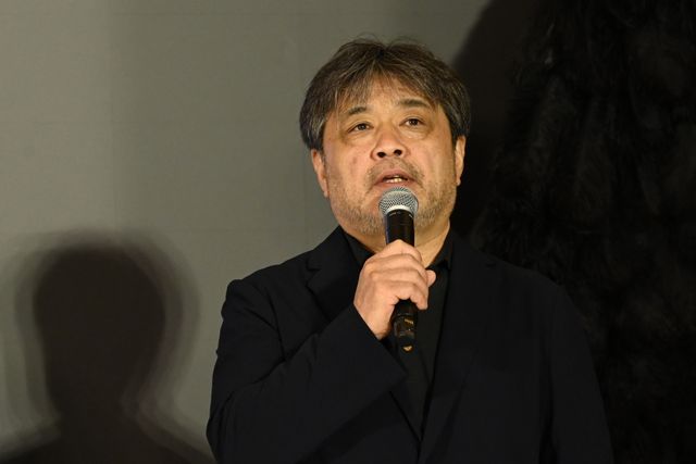 松村北斗、今田美桜ら東野圭吾原作『白鳥とコウモリ』完成披露オープニングセレモニーの様子（45枚目）