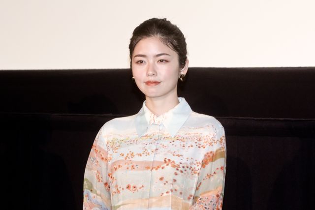 小芝風花、美しいドレスで登場！森崎ウィン、眉村ちあきらと『レディ加賀』 公開記念舞台挨拶（4枚目）