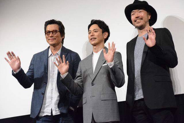 豊川悦司「ブッキーが大好き！」妻夫木聡と仲良しショット『パラダイス・ネクスト』ジャパンプレミア（8枚目）