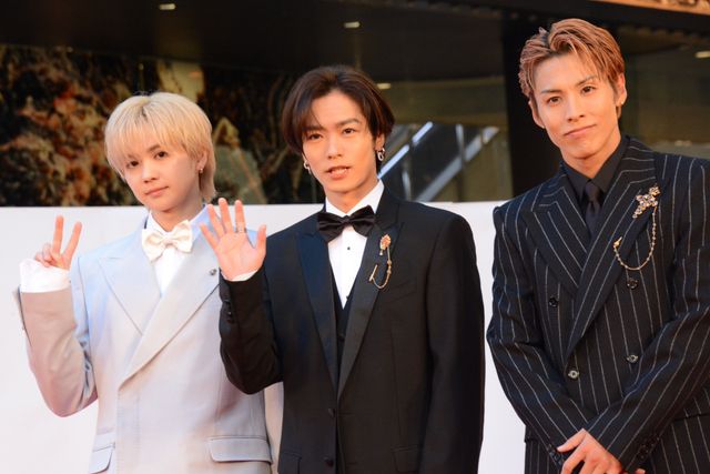 川村壱馬、RIKU、吉野北人がかっこいい正装で登場：フォトギャラリー