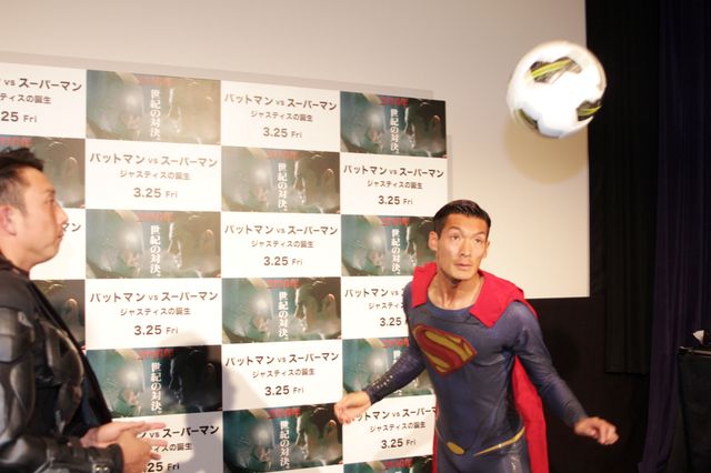 槙野智章選手＆川崎宗則選手が登場！映画『バットマン vs スーパーマン　ジャスティスの誕生』イベントギャラリー（5枚目）