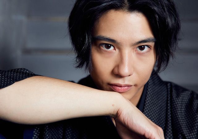 目力最強説！目が離せない【賀来賢人インタビューカット集】（5枚目）