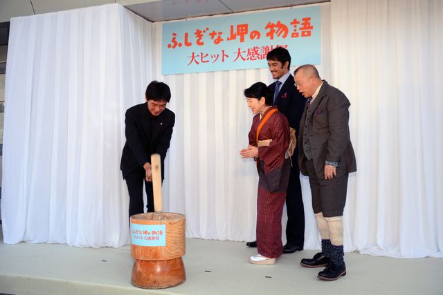 吉永小百合、阿部寛らが銀座で餅つき！フォトギャラリー（4枚目）