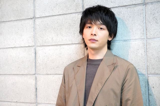 中村倫也の引き込まれる魅力！映画『ハケンアニメ！』インタビューカット（12枚目）