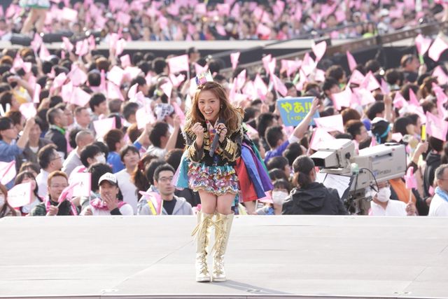 「AKB48単独＆グループ 春コン in 国立競技場 ～思い出は全部ここに捨てていけ!～」初日フォトギャラリー：フォトギャラリー
