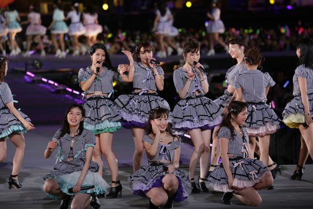 「AKB48単独＆グループ 春コン in 国立競技場 ～思い出は全部ここに捨てていけ!～」初日フォトギャラリー（19枚目）