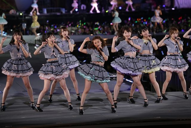 「AKB48単独＆グループ 春コン in 国立競技場 ～思い出は全部ここに捨てていけ!～」初日フォトギャラリー（20枚目）