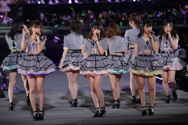 「AKB48単独＆グループ 春コン in 国立競技場 ～思い出は全部ここに捨てていけ!～」初日フォトギャラリー（23枚目）