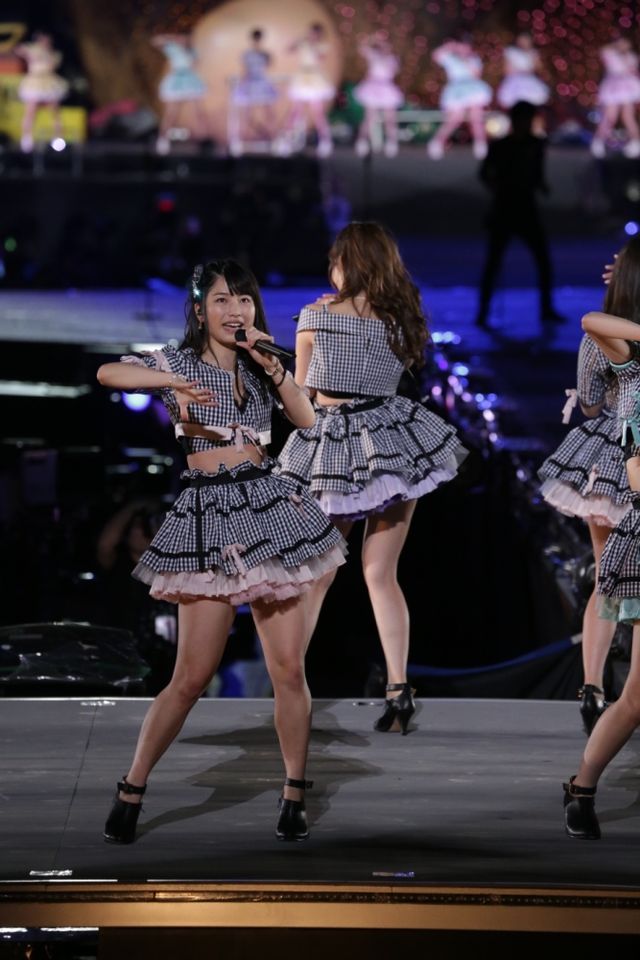 「AKB48単独＆グループ 春コン in 国立競技場 ～思い出は全部ここに捨てていけ!～」初日フォトギャラリー（27枚目）