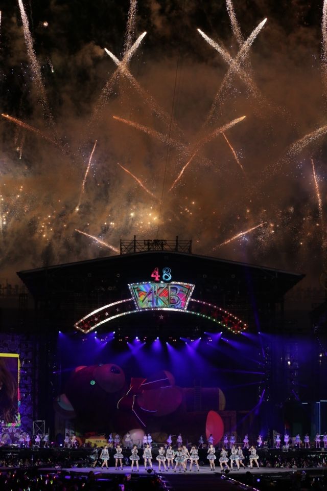 「AKB48単独＆グループ 春コン in 国立競技場 ～思い出は全部ここに捨てていけ!～」初日フォトギャラリー（29枚目）