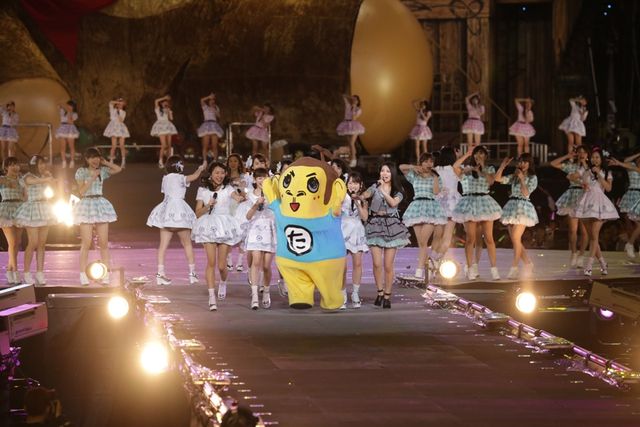 「AKB48単独＆グループ 春コン in 国立競技場 ～思い出は全部ここに捨てていけ!～」初日フォトギャラリー（34枚目）