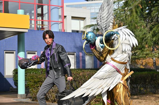 「仮面ライダーガッチャード」暴走するウィールマルガム！第21話場面カット（2枚目）