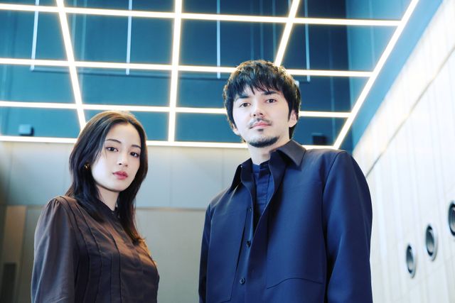広瀬すず＆林遣都、伝説の東宝特撮リブートで兄妹役！Netflix「ガス人間」撮り下ろしカット：フォトギャラリー