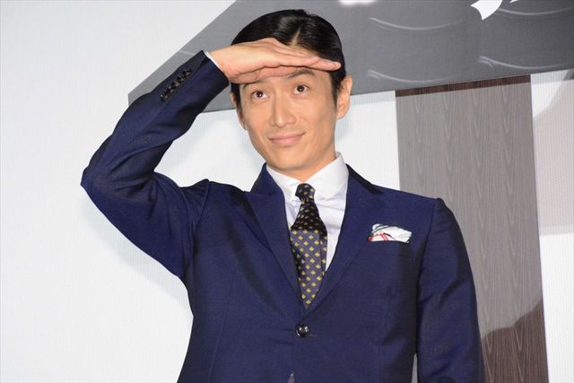 石原さとみ、シースルーのドレスが美しい！嵐・大野智主演映画『忍びの国』初日舞台あいさつ（6枚目）