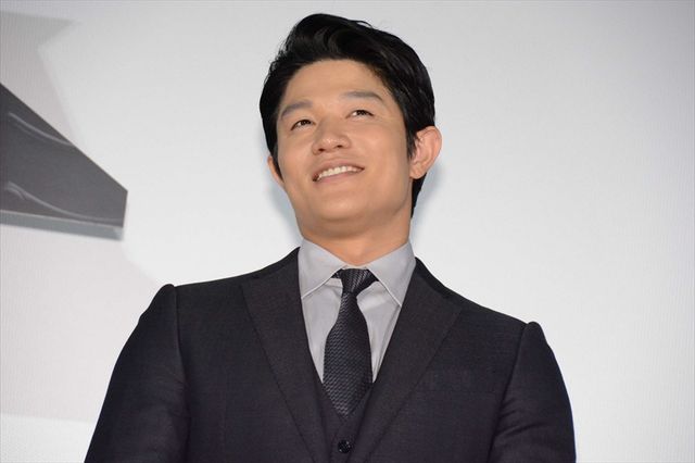 石原さとみ、シースルーのドレスが美しい！嵐・大野智主演映画『忍びの国』初日舞台あいさつ（10枚目）
