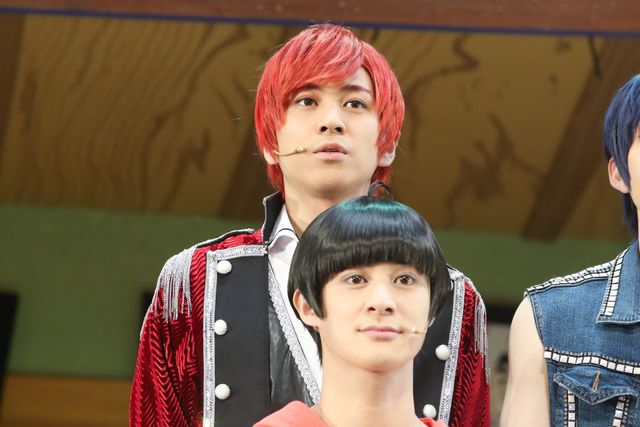 人気キャスト勢ぞろい！舞台「おそ松さん on STAGE ～SIX MEN’S SHOW TIME 2～」東京ゲネプロ＆囲み（7枚目）