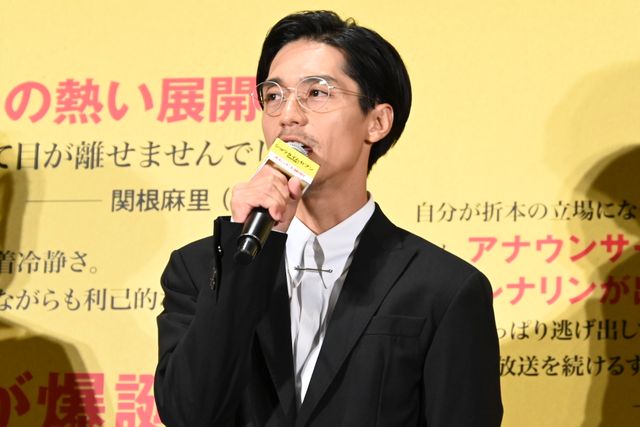 阿部寛、最初は“めるる”が怖かった…映画『ショウタイムセブン』公開記念舞台あいさつ（14枚目）
