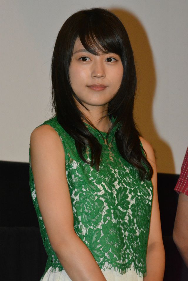 有村架純のしぐさがかわいい！映画『女子ーズ』初日舞台あいさつフォトギャラリー（3枚目）