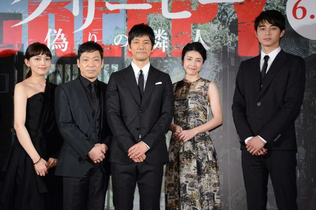 東出昌大、竹内結子の手を取りエスコート！西島秀俊、香川照之、川口春奈もドレスアップ！映画『クリーピー　偽りの隣人』レッドカーペット＆ジャパンプレミアフォトギャラリー（2枚目）