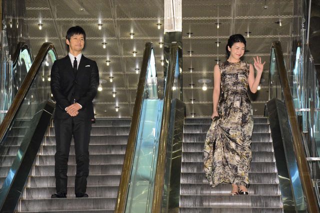 東出昌大、竹内結子の手を取りエスコート！西島秀俊、香川照之、川口春奈もドレスアップ！映画『クリーピー　偽りの隣人』レッドカーペット＆ジャパンプレミアフォトギャラリー（5枚目）