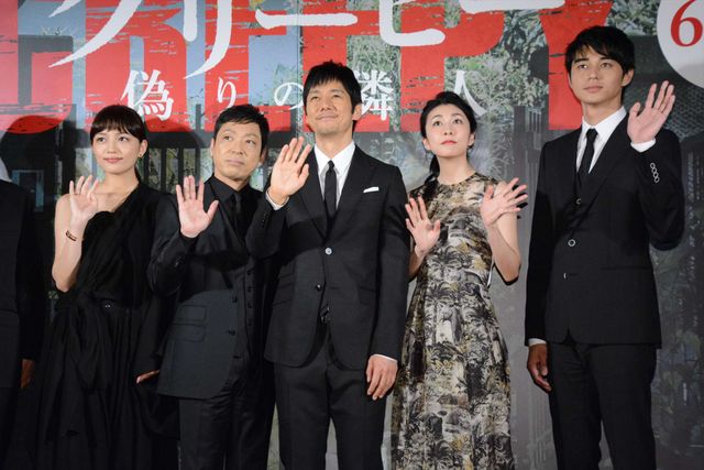 東出昌大、竹内結子の手を取りエスコート！西島秀俊、香川照之、川口春奈もドレスアップ！映画『クリーピー　偽りの隣人』レッドカーペット＆ジャパンプレミアフォトギャラリー（18枚目）