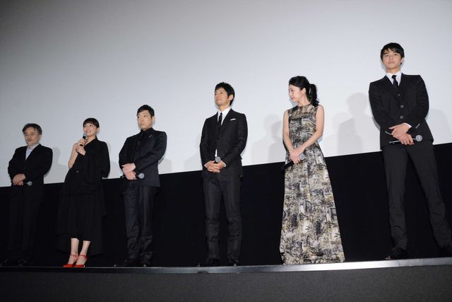 東出昌大、竹内結子の手を取りエスコート！西島秀俊、香川照之、川口春奈もドレスアップ！映画『クリーピー　偽りの隣人』レッドカーペット＆ジャパンプレミアフォトギャラリー（27枚目）