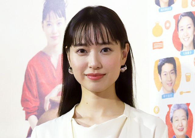 戸田恵梨香、女性陶芸家を「胸を張って演じたい」連続テレビ小説「スカーレット」試写会：フォトギャラリー