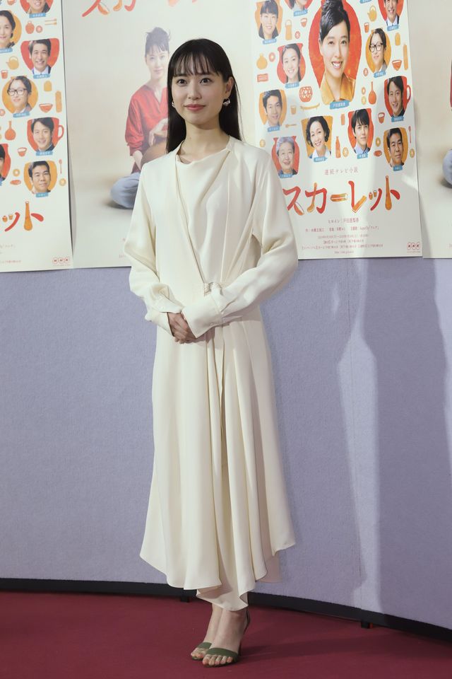 戸田恵梨香、女性陶芸家を「胸を張って演じたい」連続テレビ小説「スカーレット」試写会（6枚目）