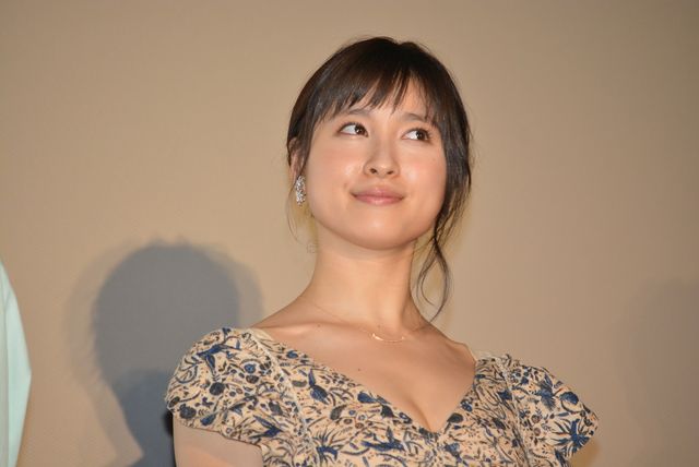 菅田将暉＆土屋太鳳がお客さんを出迎え！『となりの怪物くん』初日舞台あいさつ（20枚目）