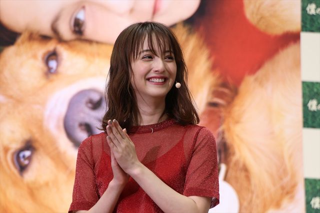 わんちゃんも佐々木希が大好き！映画『僕のワンダフル・ライフ』公開直前ワンダフル・ショーイベント（27枚目）