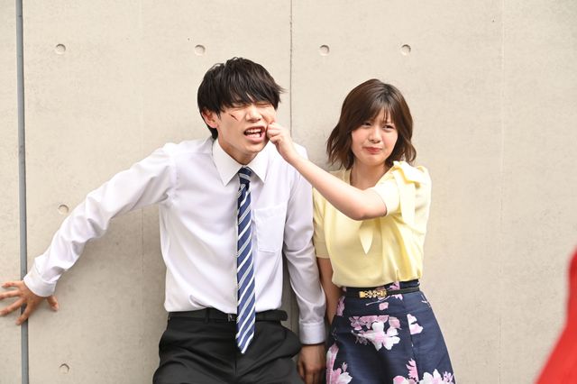 謎の怪物ジャマトに襲われる景和＆祢音…「仮面ライダーギーツ」第1話：フォトギャラリー