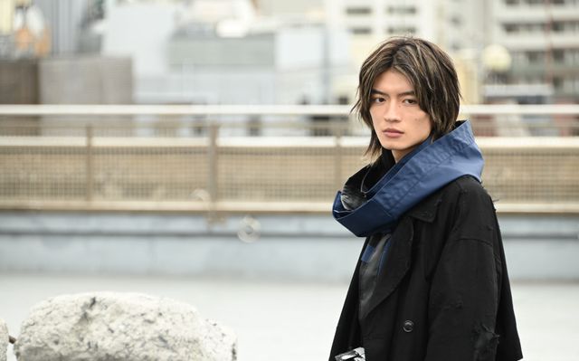 謎の怪物ジャマトに襲われる景和＆祢音…「仮面ライダーギーツ」第1話（5枚目）