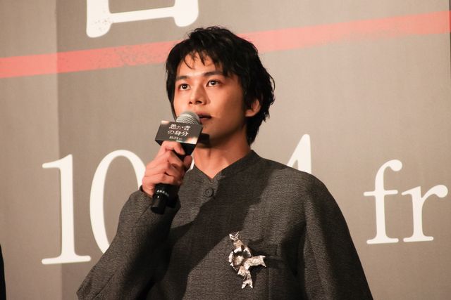 北村匠海、小学生の頃から共演の綾野剛らと登壇！『愚か者の身分』完成披露試写会舞台挨拶（7枚目）
