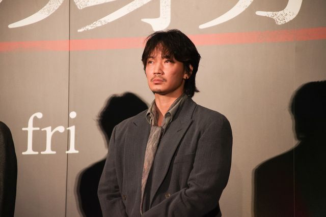 北村匠海、小学生の頃から共演の綾野剛らと登壇！『愚か者の身分』完成披露試写会舞台挨拶（11枚目）
