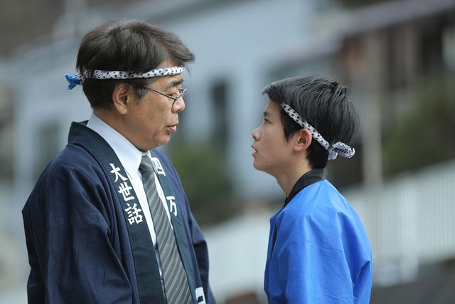 草なぎ剛がダメな父親役！『まく子』新場面写真（2枚目）